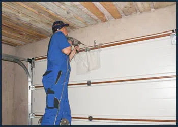 Garage Doors Store Repairs Houston, TX 713-292-1452 - cont-gdr-door-repair-08m